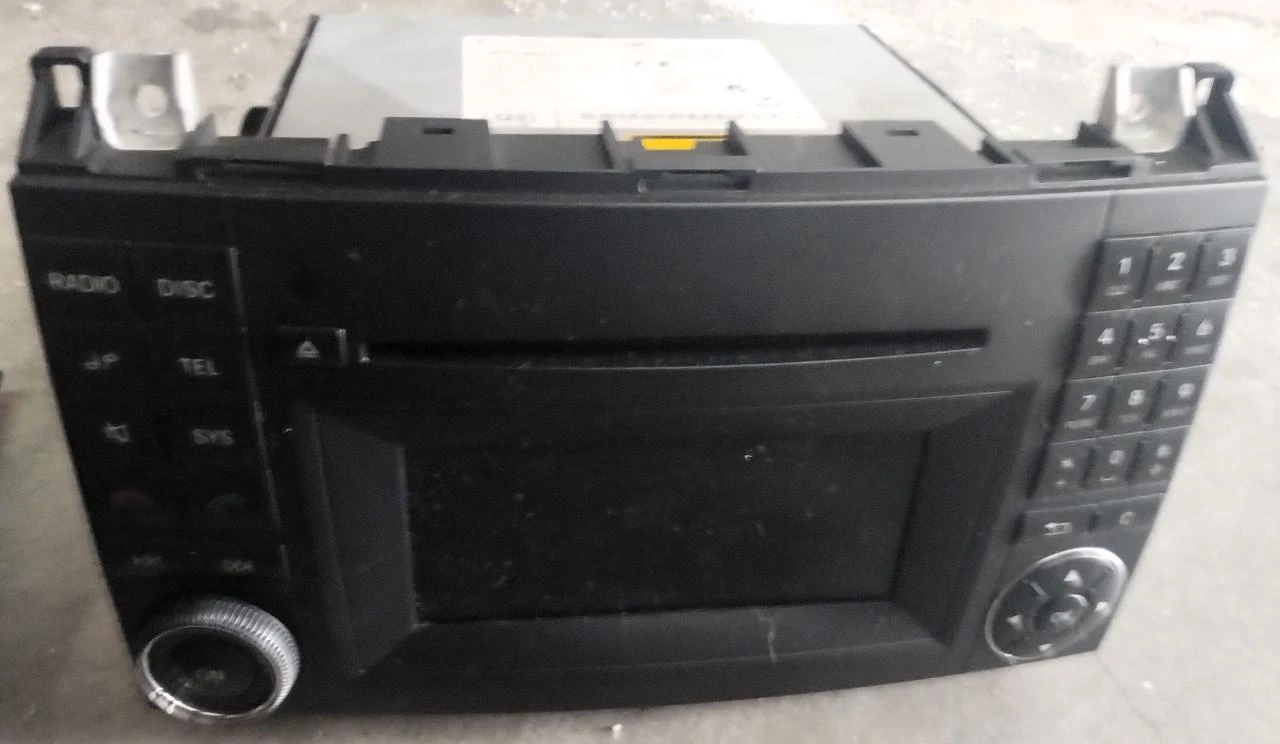 Rádio MF2830 Original Mercedes + Adaptador Painel + Cabos